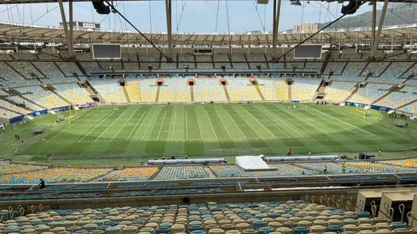 La preparación del Maracaná para el partido de NFL.