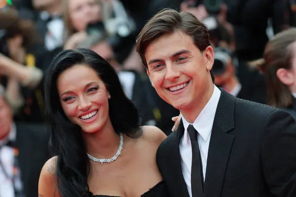Paulo Dybala y su esposa, Oriana Sabatini (Getty Images)