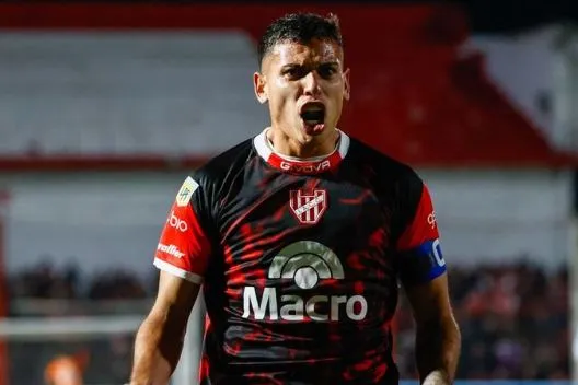 Dabove, atento a Santiago Rodríguez, una de sus figuras