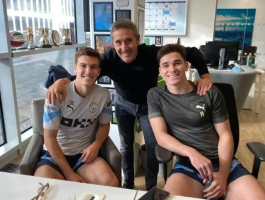 Patsy, con Perrone y Julián Álvarez