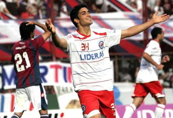 Nicolás Blandi en Argentinos Juniors en 2010 (Archivo)