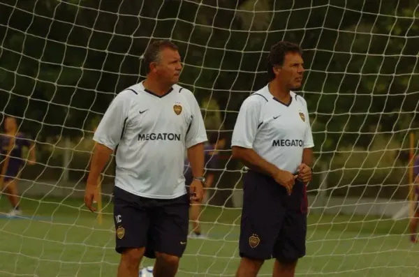 Hugo Gottardi junto a Russo en Boca. (Archivo)