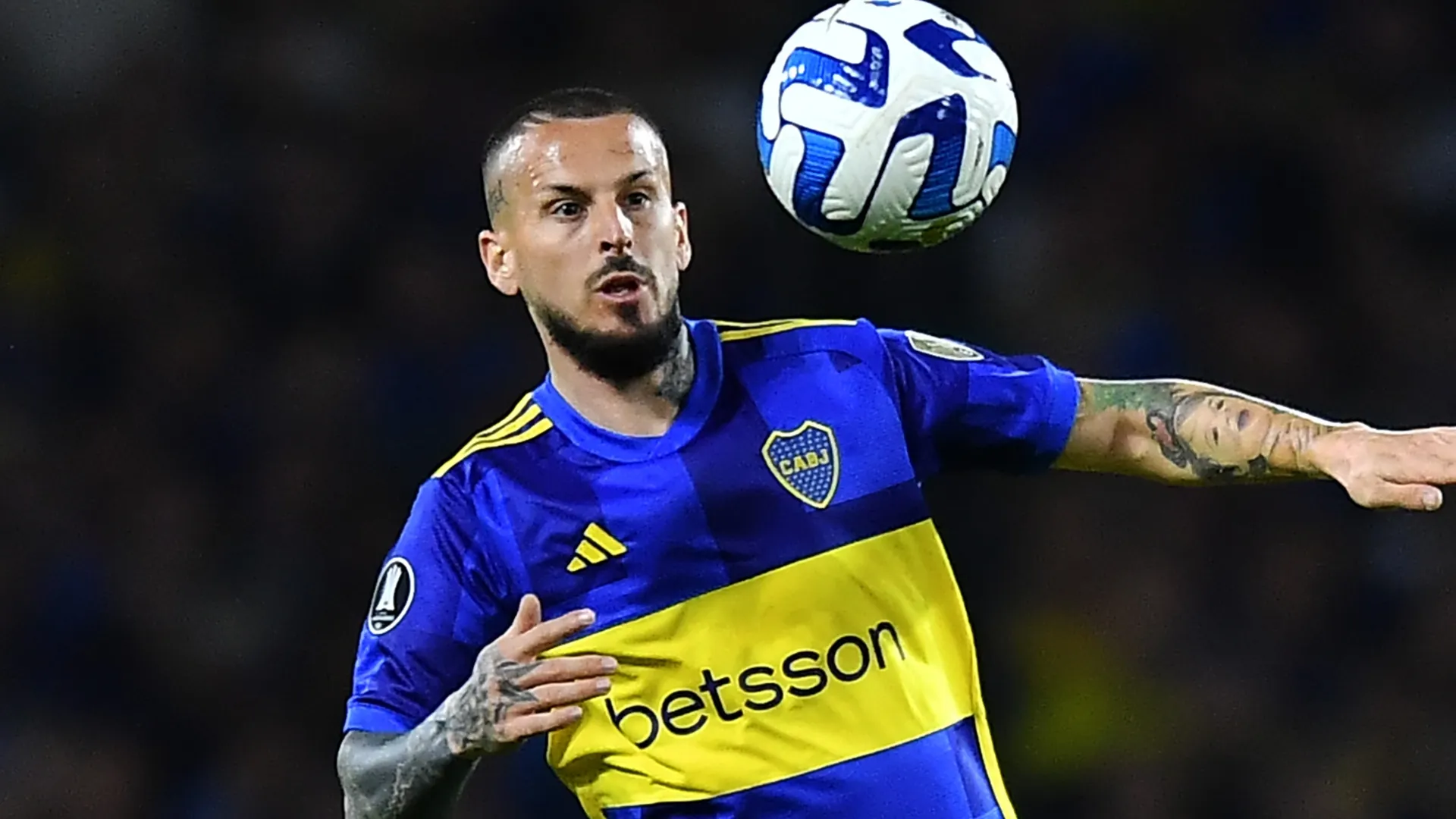 El verdugo de Boca al que podría ir Darío Benedetto sobre el final del mercado de pases
