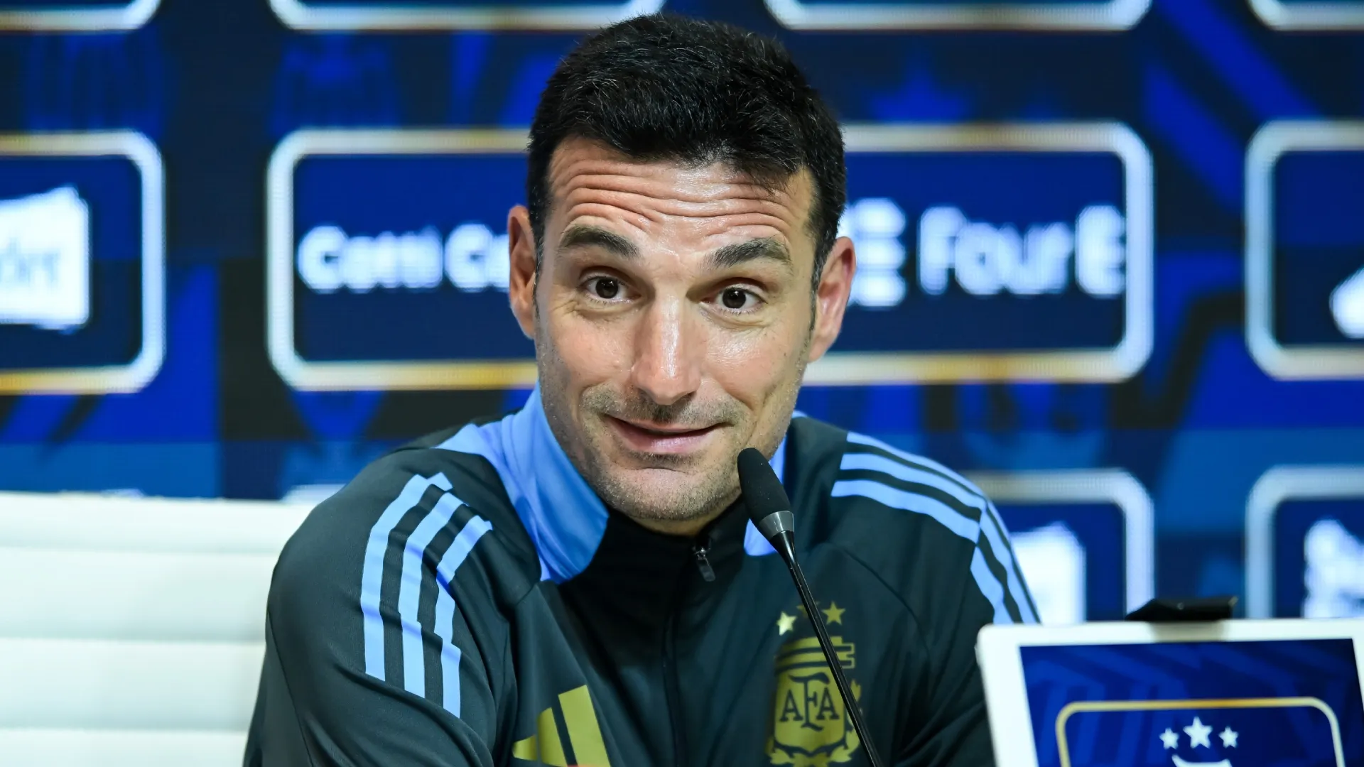 La clara postura de Lionel Scaloni sobre la vuelta de Leandro Paredes a Boca: "Si vuelve..."