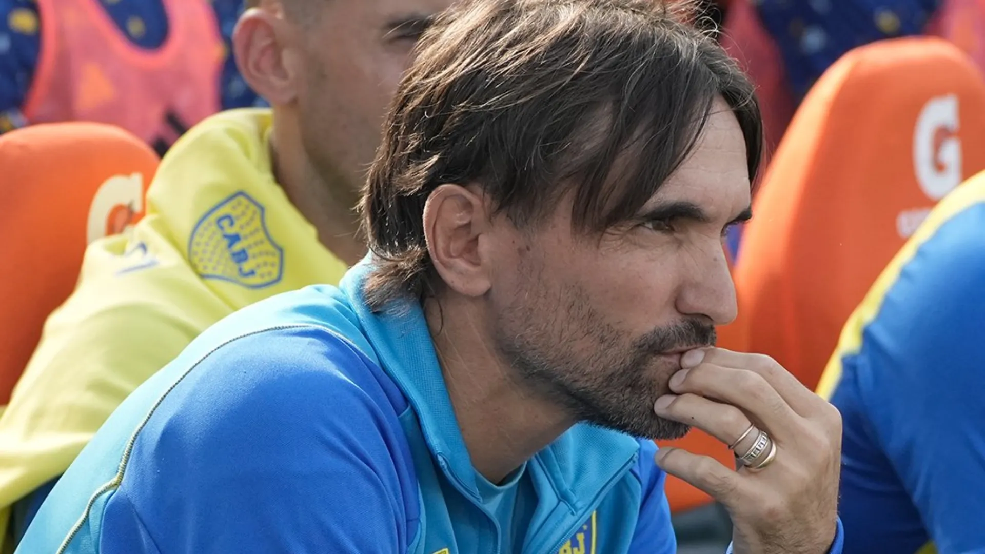 Jabes Saralegui y Luca Langoni, los únicos suplentes que Diego Martínez tiene en cuenta
