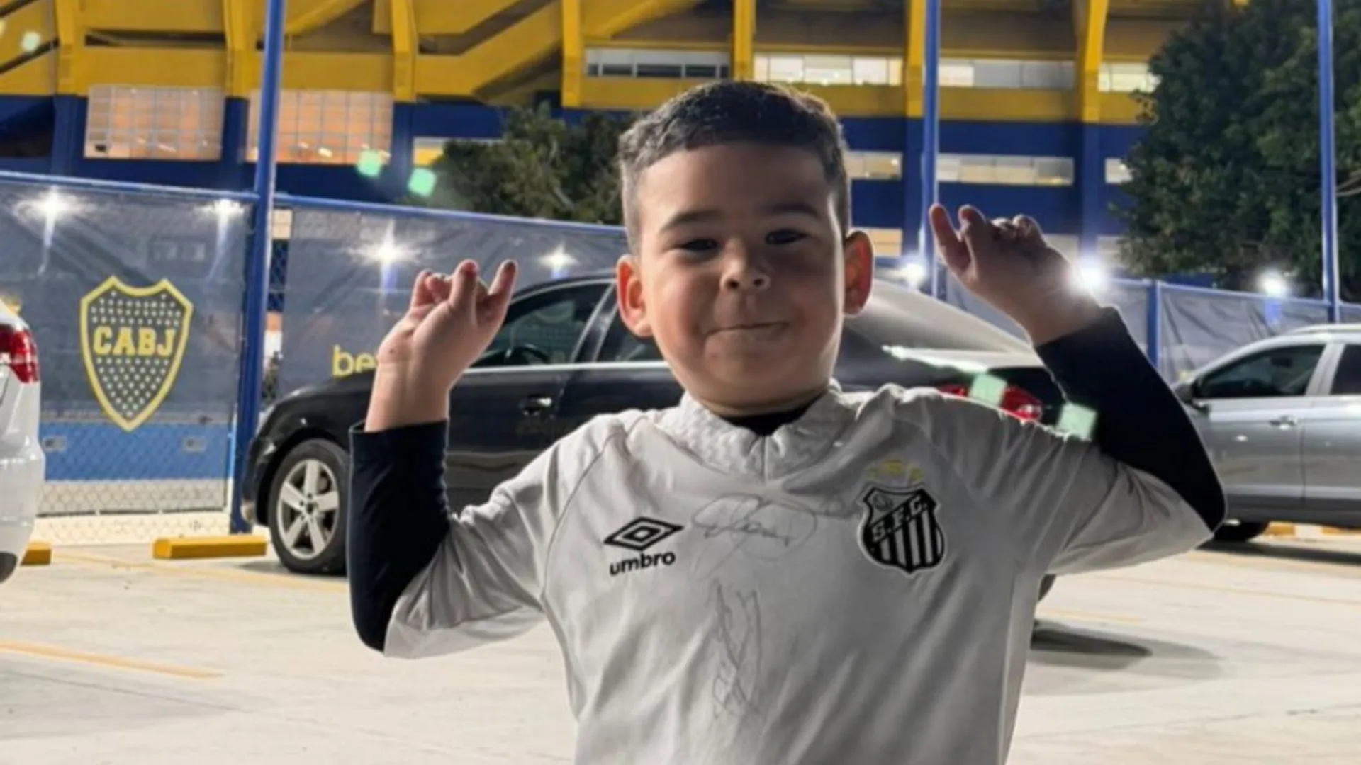 Riquelme quiso a Adonis Frías para Boca y ahora subió una foto de su hijo en La Bombonera