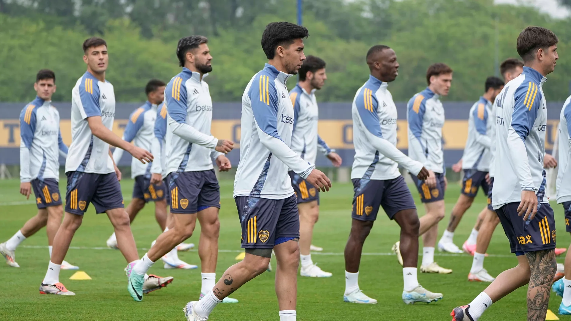 Los cinco jugadores que se irán de Boca sí o sí en este mercado de pases 2025