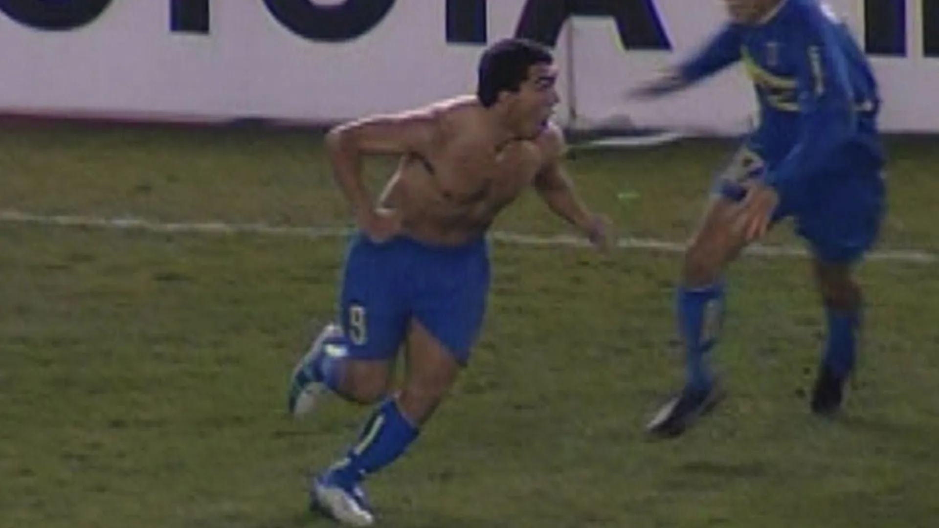 La historia inédita de los botines que usó Carlos Tevez cuando Boca eliminó a River de la Copa Libertadores 2004