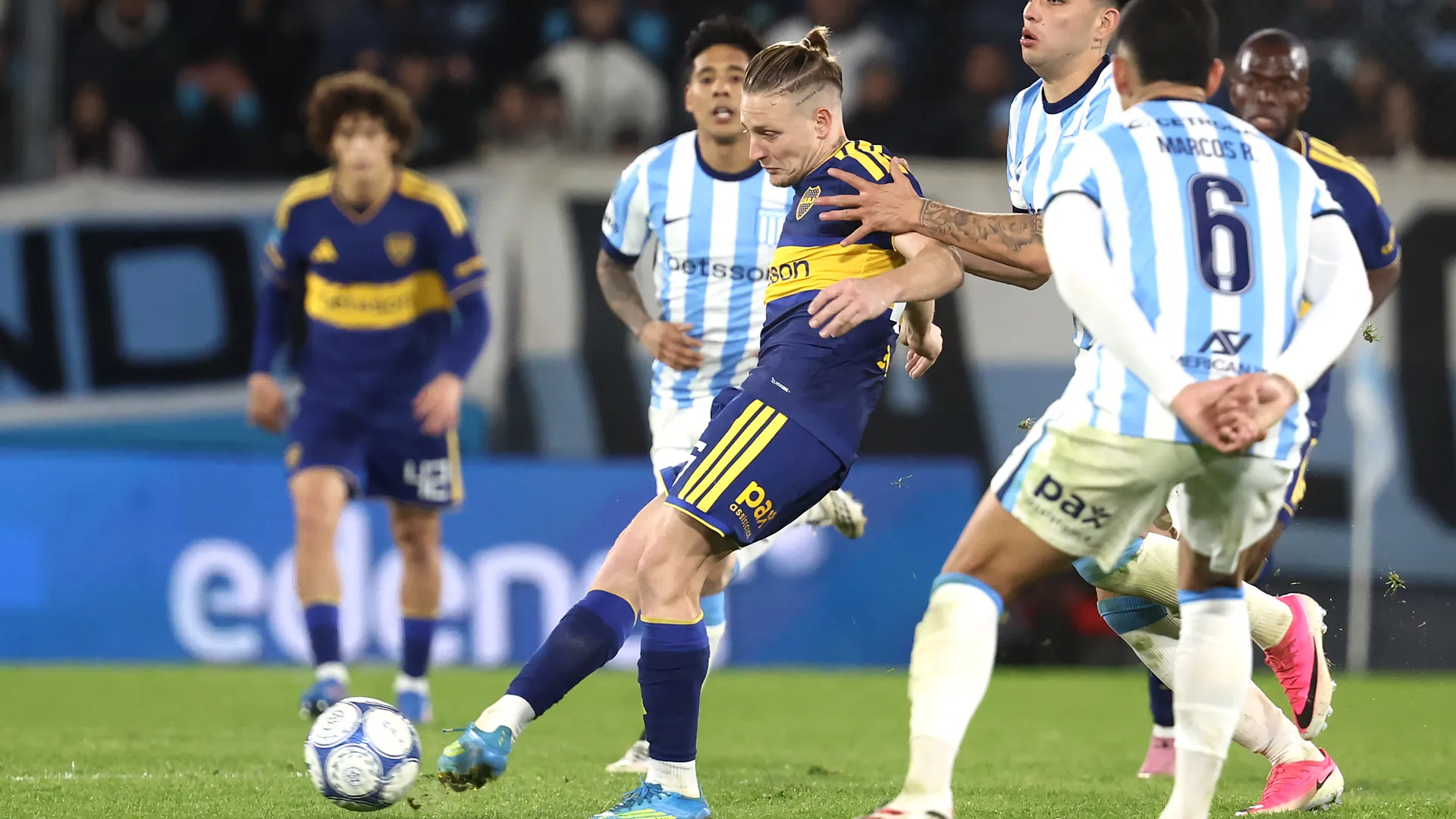 Boca y Racing juegan por la Copa Argentina.