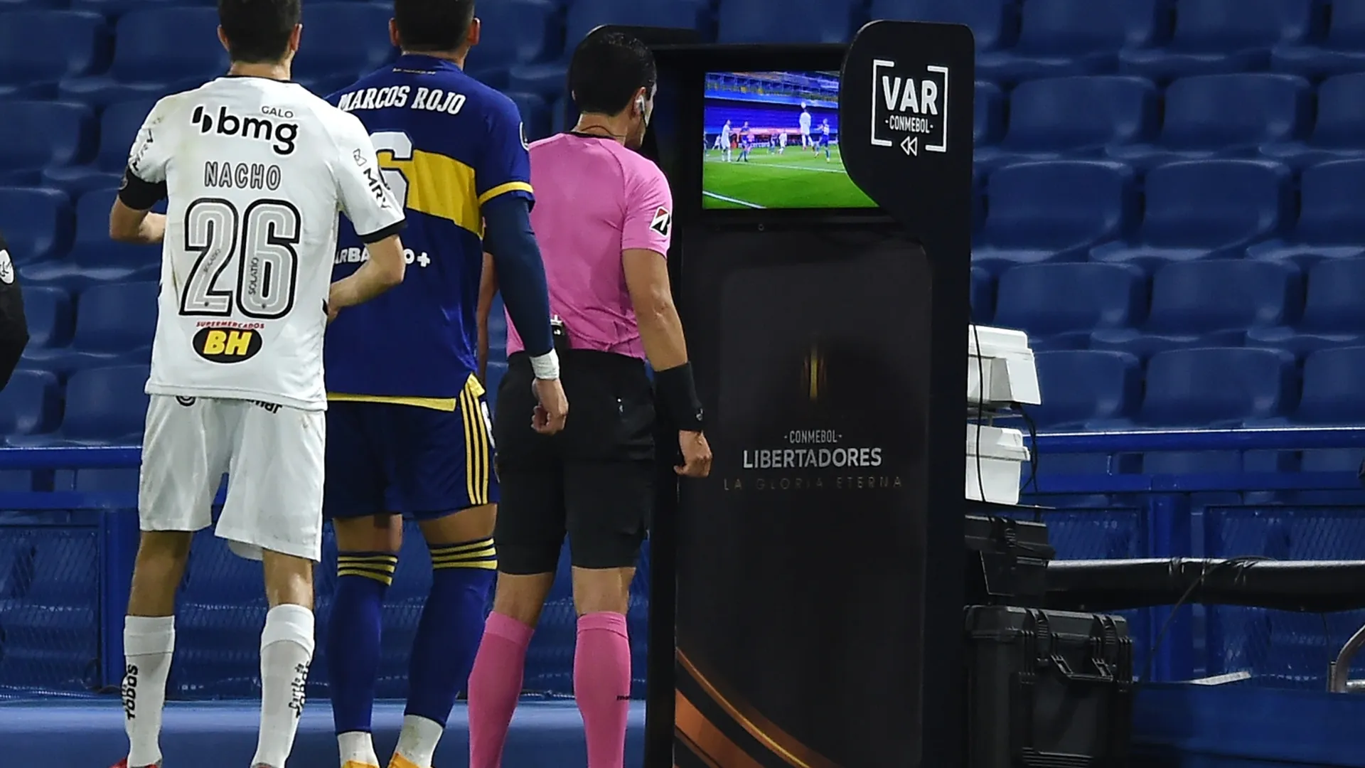 Sorpresa mundial: la importante novedad que tendrá el VAR en torneos internacionales a partir de este año