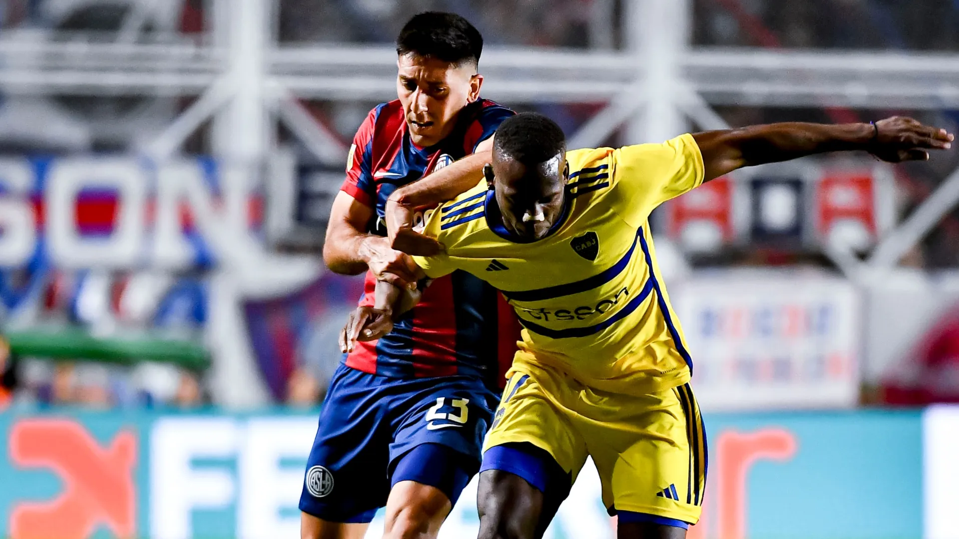 Por qué a San Lorenzo le sirve negociar con Boca por Hernández