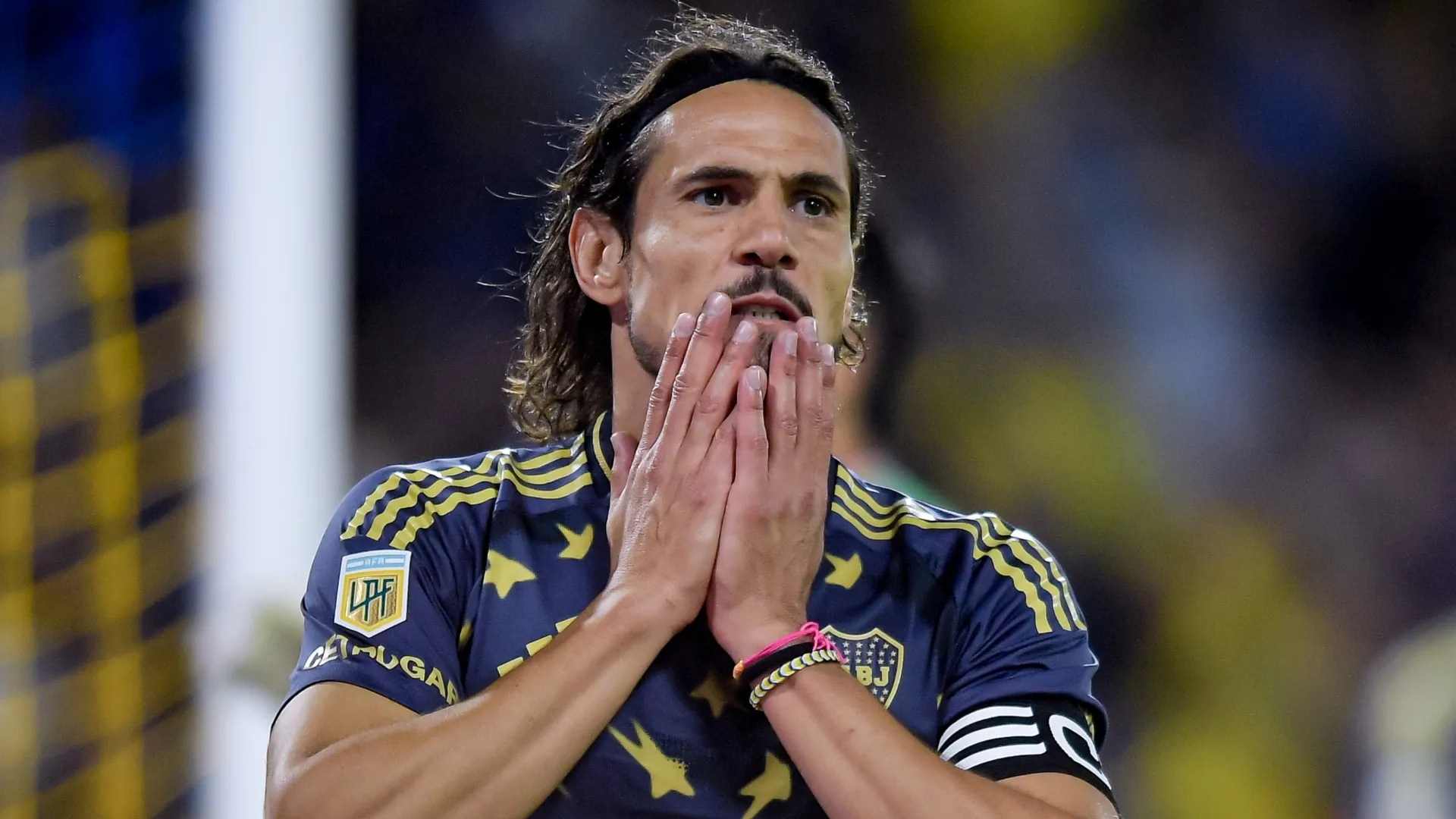 Revelaron detalles de la lesión de Cavani: hubo un choque con un compañero