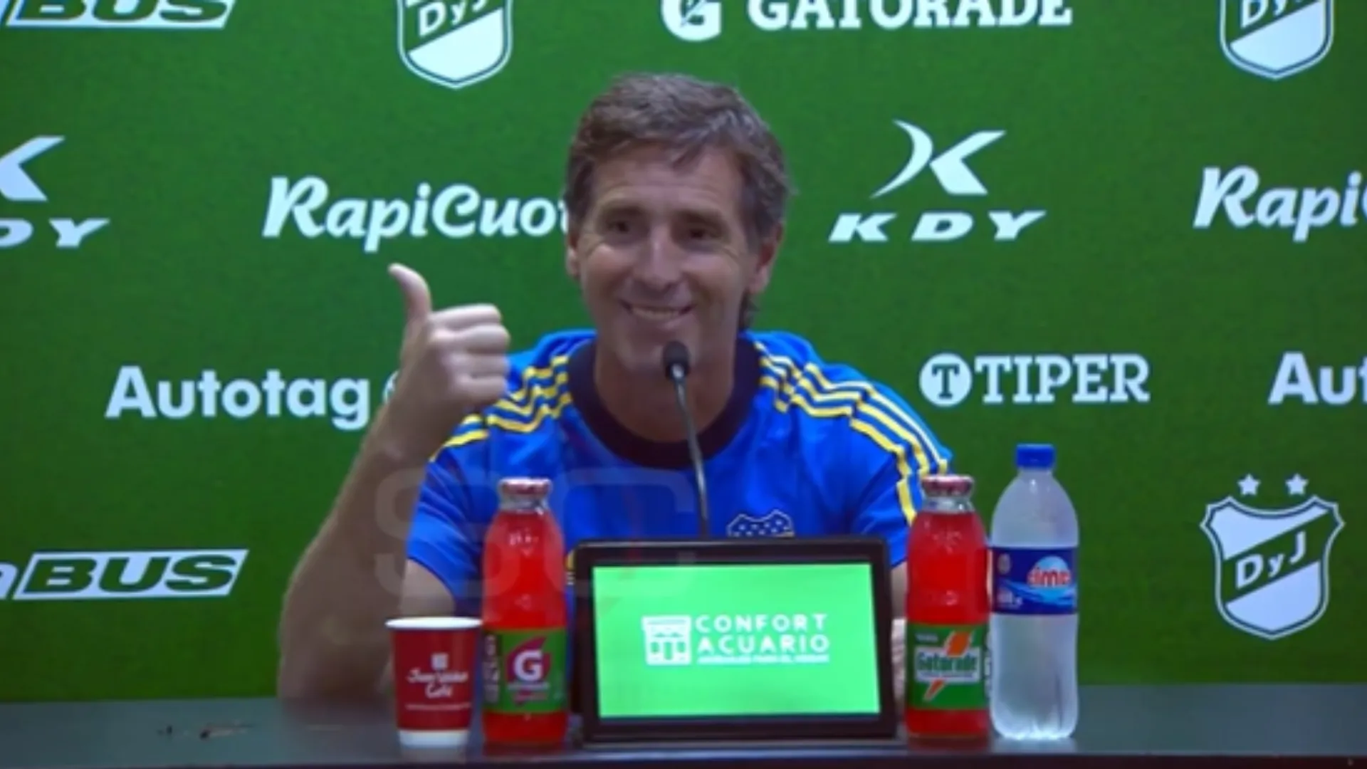 El grito del plantel de Boca que interrumpió la conferencia de Claudio Úbeda: "Escuchen..."
