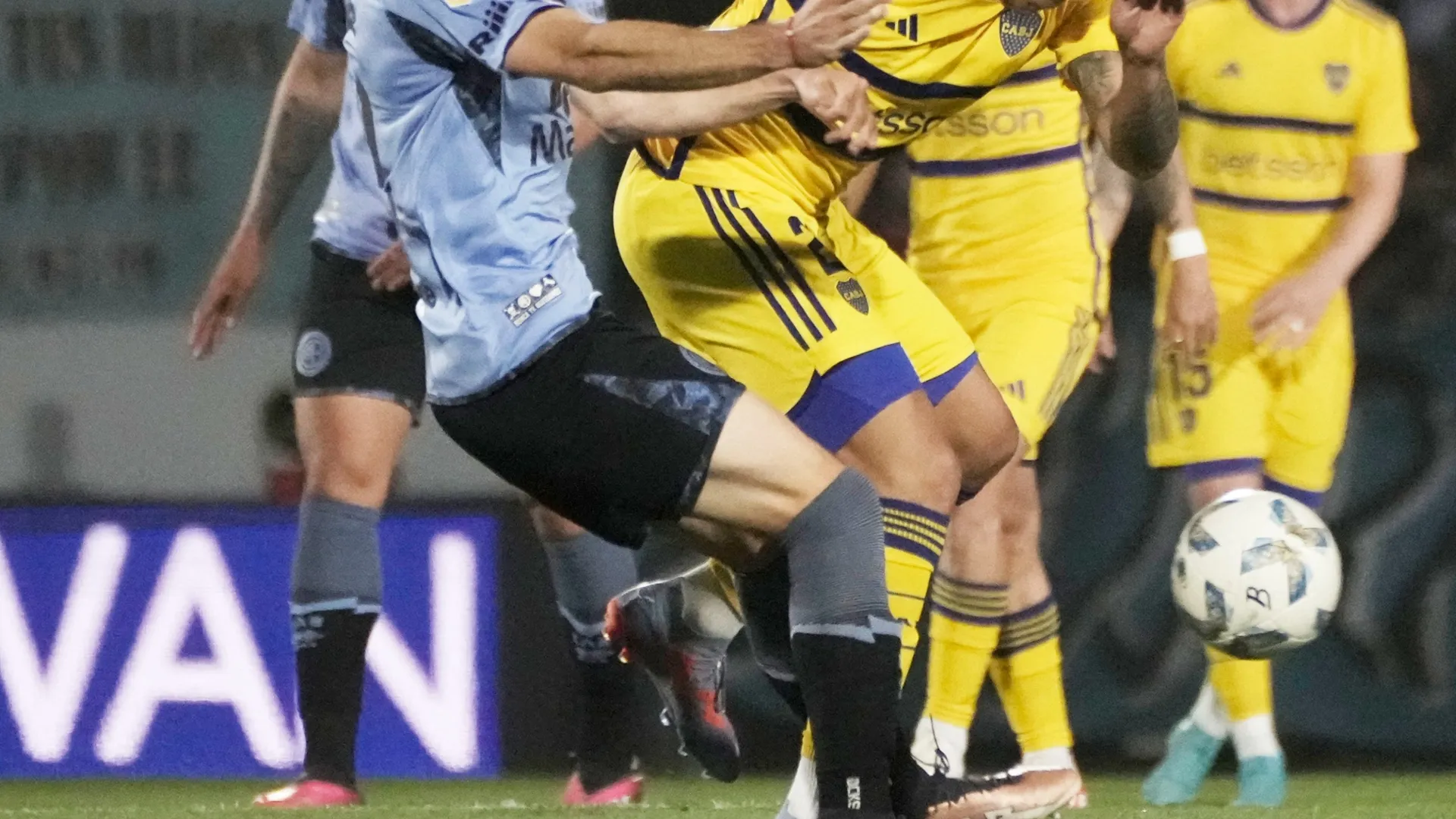 El sorpresivo tuit de Anselmino, uno de los suplentes de Boca que no jugó contra Belgrano: "Hay que seguir nomas"