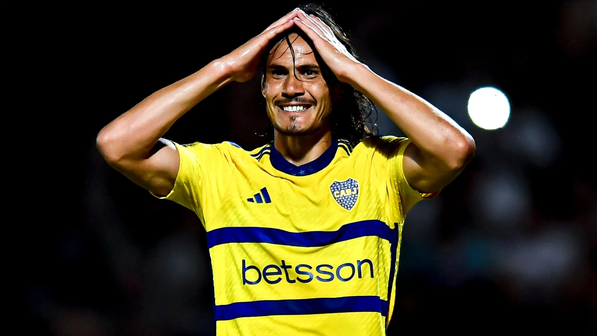 El hermano de Edinson Cavani fue sincero sobre los goles errados del delantero