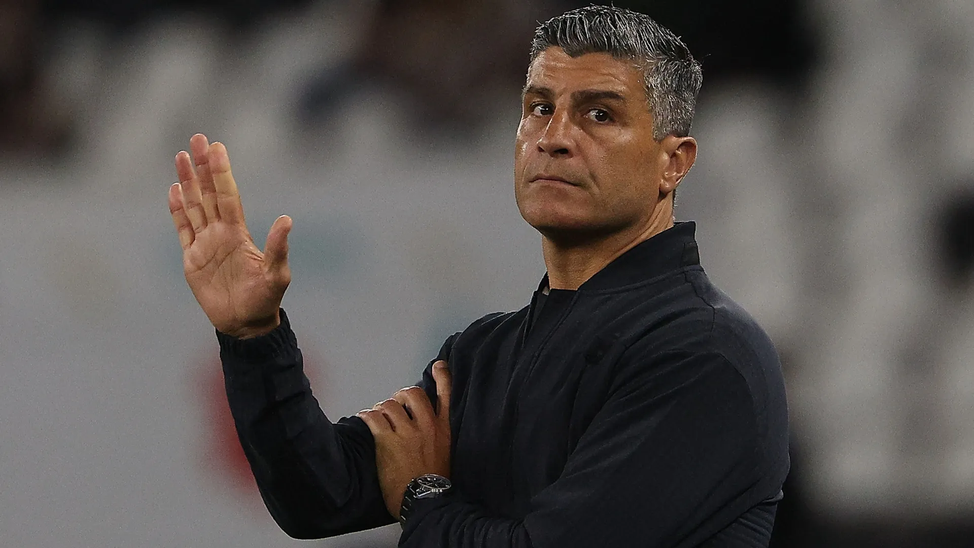 Pedro Emanuel se mostró disconforme con el estadio donde recibirá a Boca.