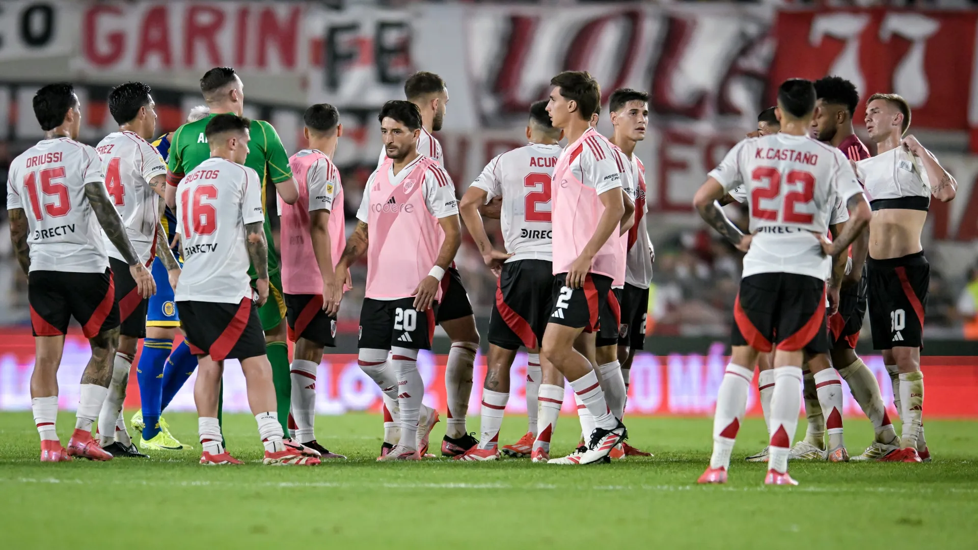 ¿Se pierde el Superclásico? Paulo Díaz se lesionó a semanas del partido contra Boca