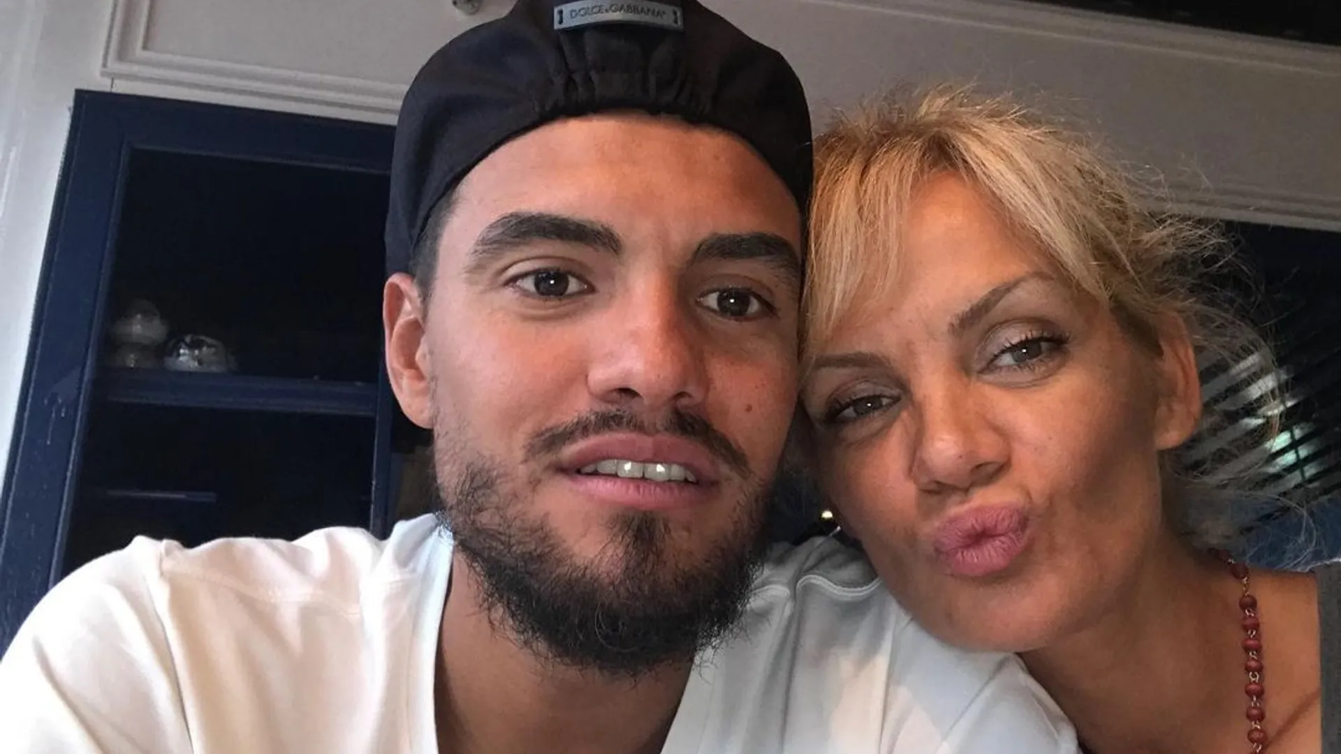 Sergio Romero junto a Eliana Guercio, su esposa
