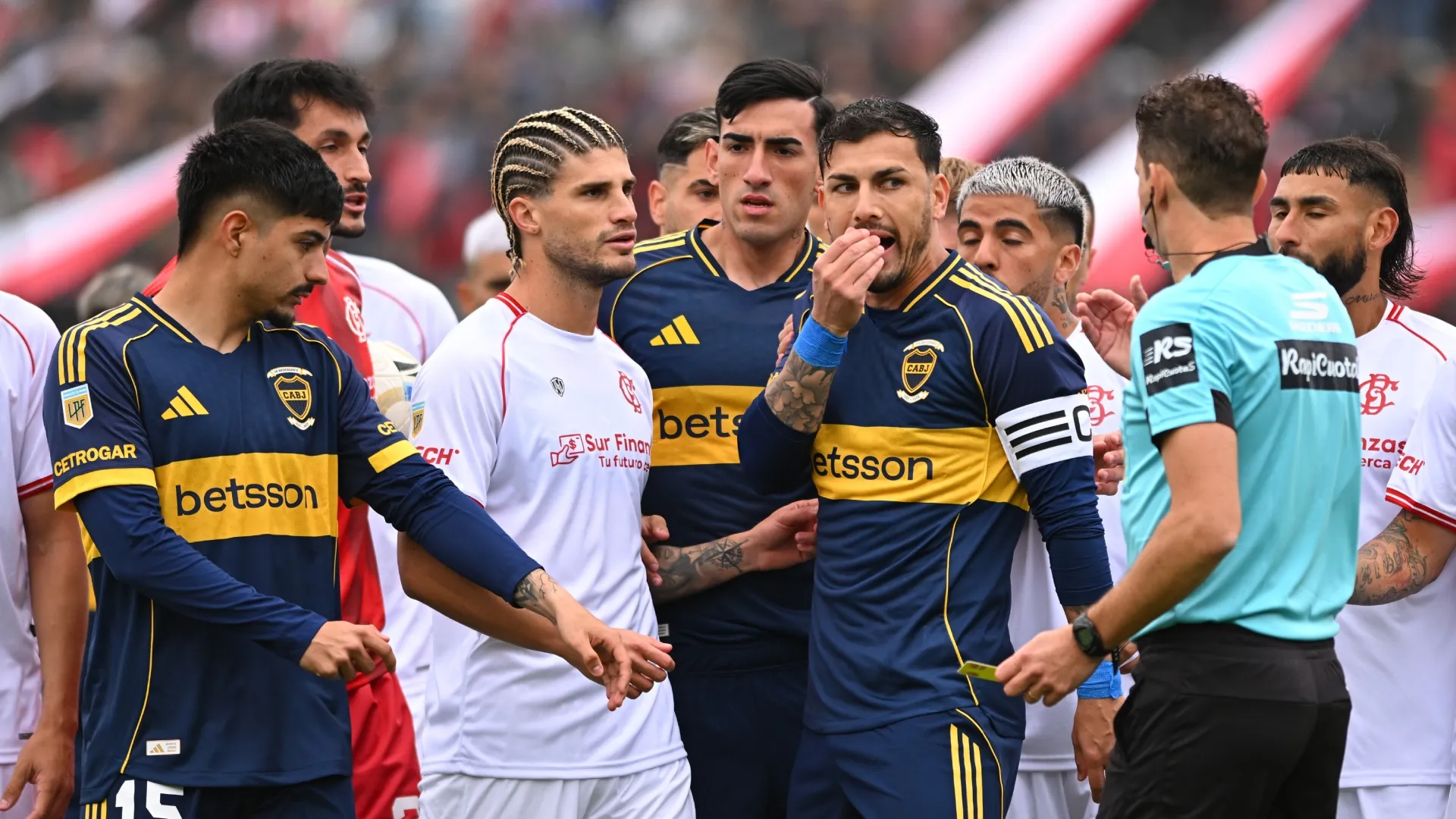 Las dos expulsiones que Barracas Central debió tener ante Boca y no se cobraron
