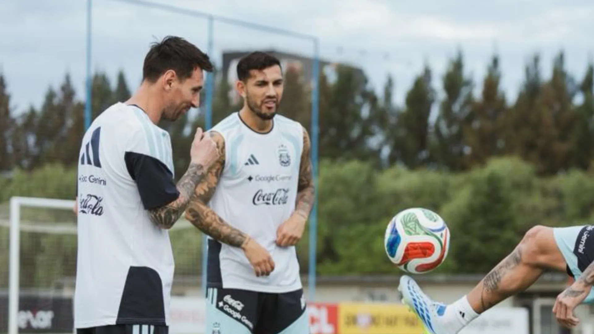 Tuvo rodaje: Paredes jugó un amistoso con la Selección Argentina tras no entrar con Mauritania