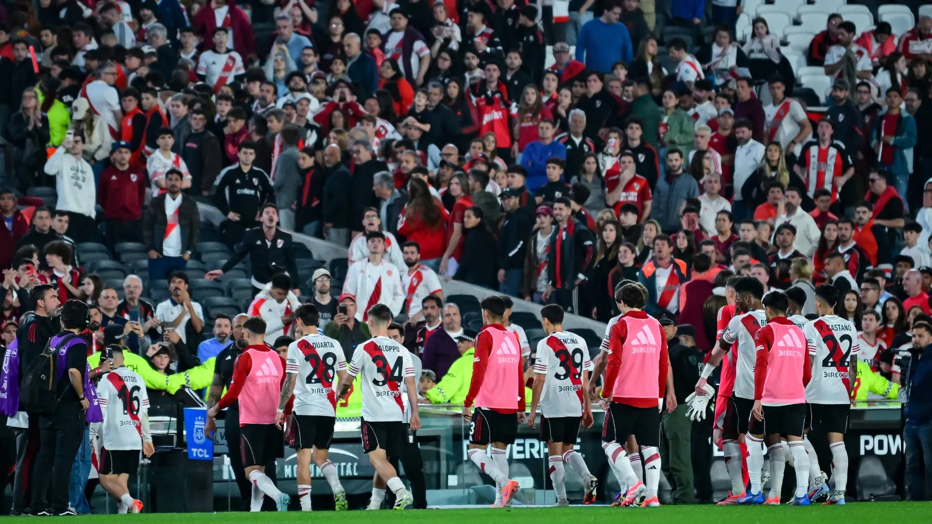 Clima caldeado: el picante cantito en River justo antes de Boca