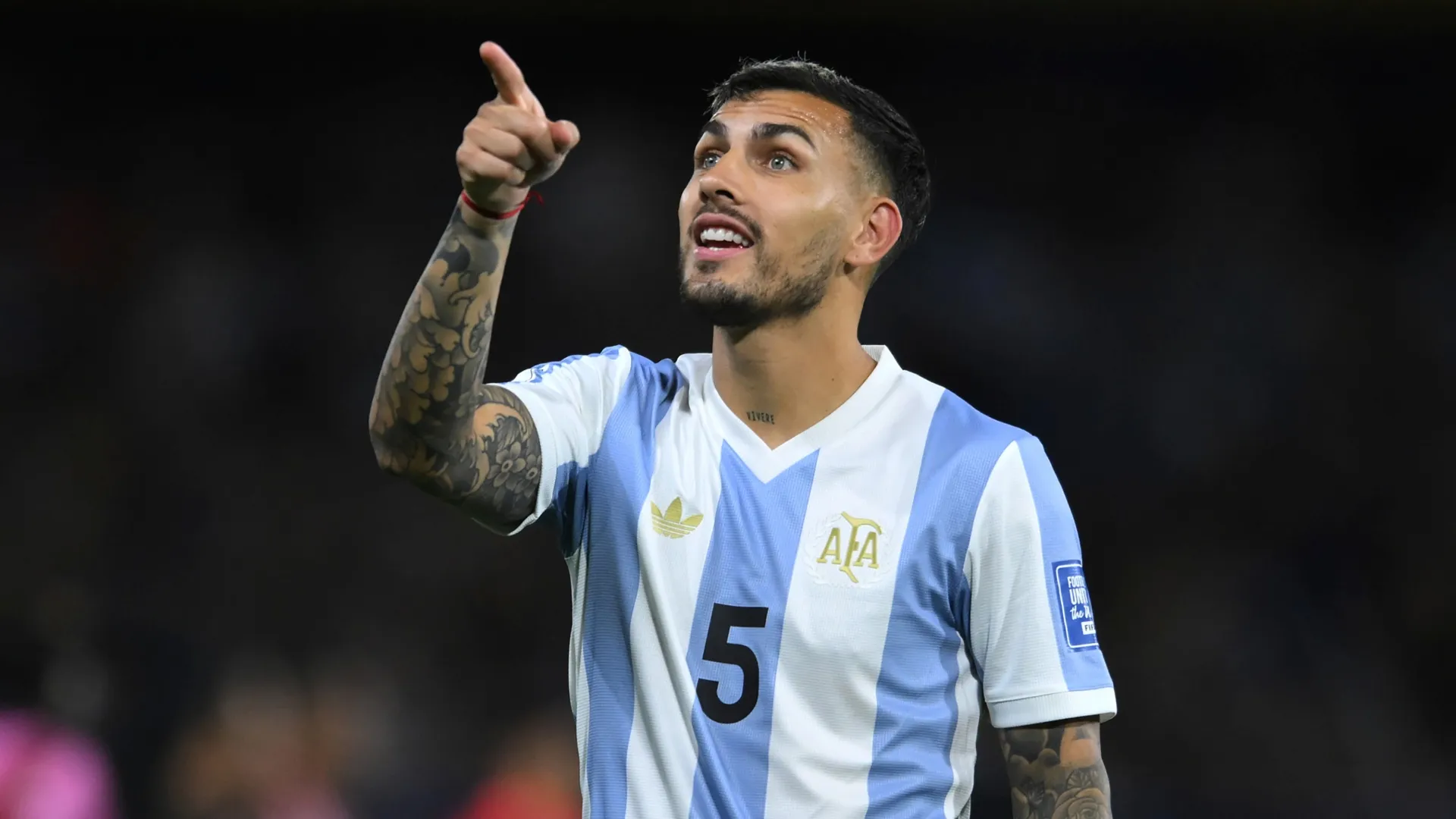 Paredes invitó a Camilo Rey Domenech al predio de AFA y hubo intercambio de regalos