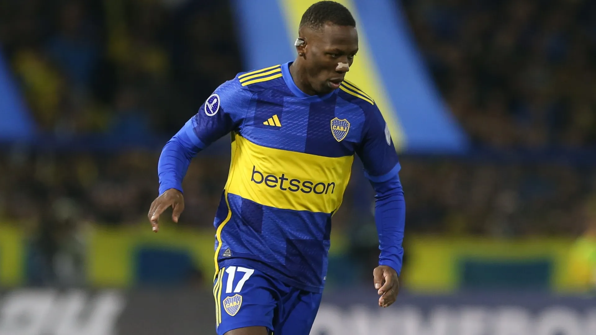 ¿Quién juega si no llega Advíncula? Cómo está Figal de su lesión y qué planes tiene Boca para reforzar el lateral derecho