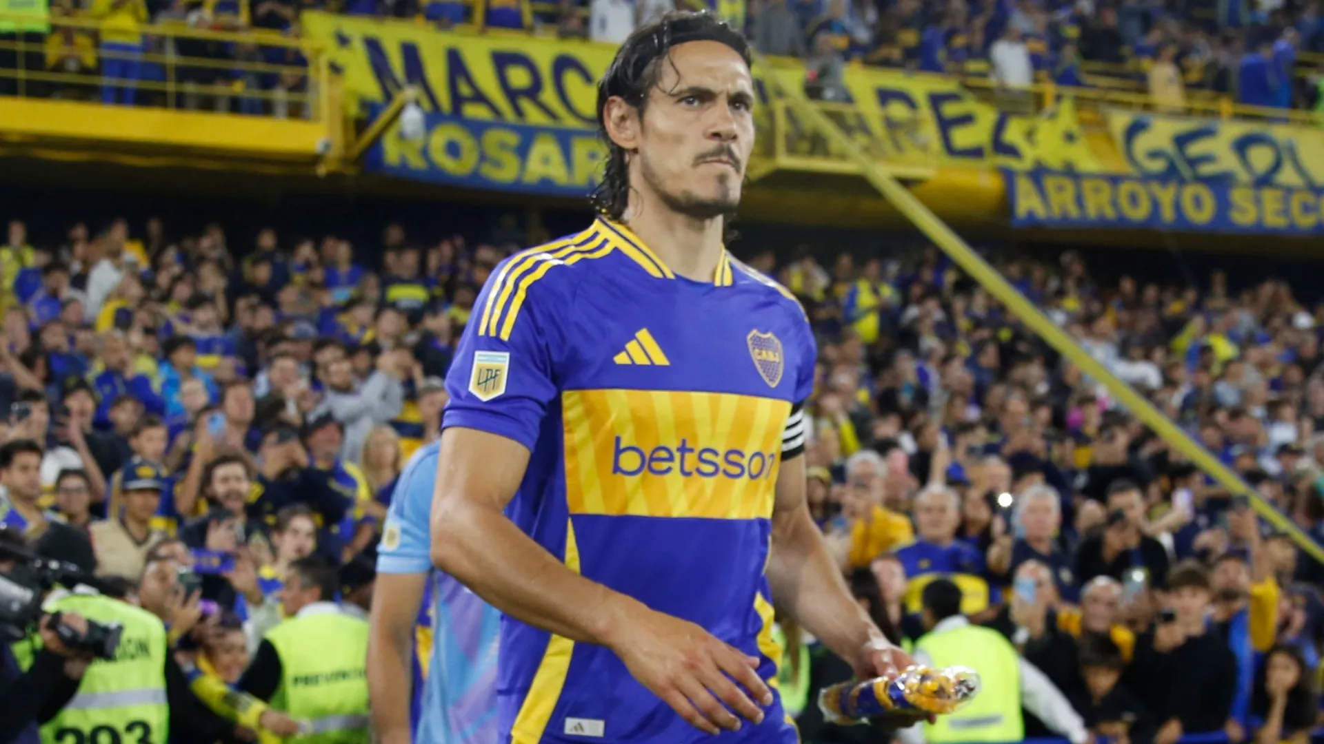 Edinson Cavani y su nueva manera de transitar la lesión: jugará todo lo posible en Boca