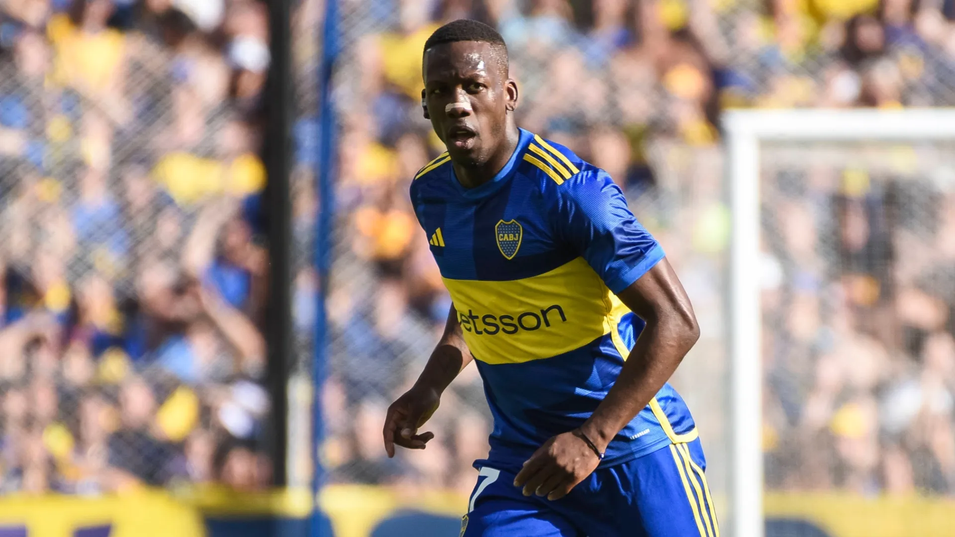 Luis Advíncula contó en qué equipo le gustaría retirarse del fútbol