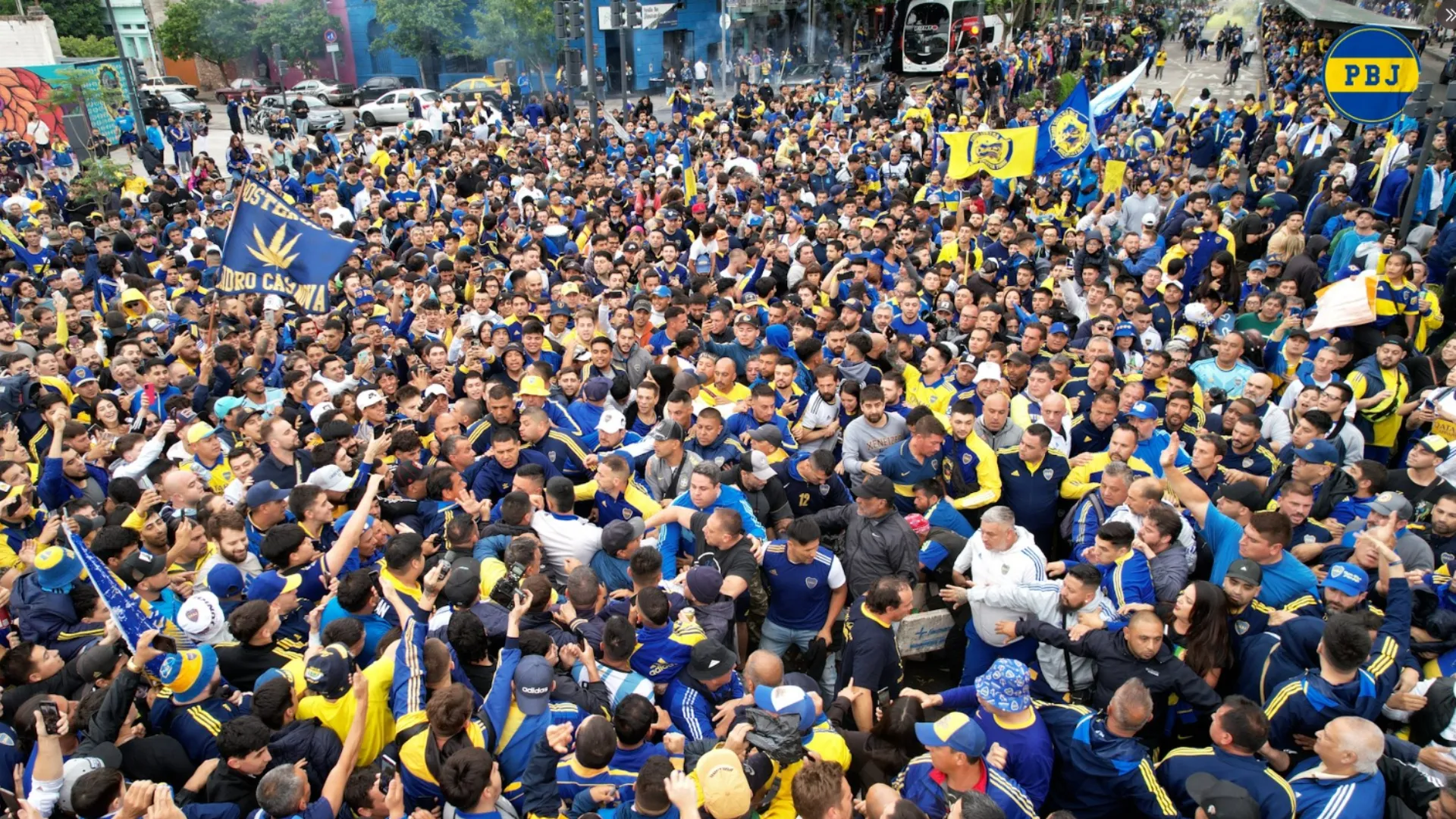 Movilización en Boca por las elecciones: cantitos contra Macri y apoyo a Riquelme