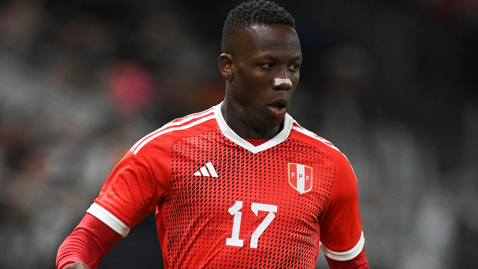 Luis Advíncula en la Selección de Perú