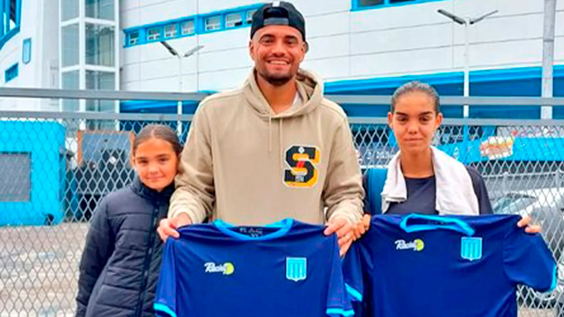 Sergio Romero visitó el Cilindro de Racing
