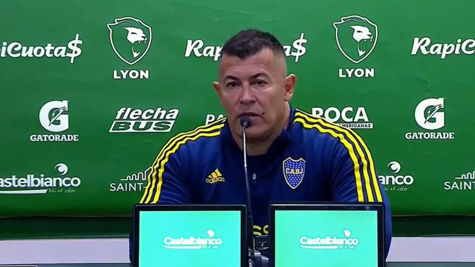La postura de Almirón a pocos días de la semifinal contra Palmeiras: "No me puedo volver loco"