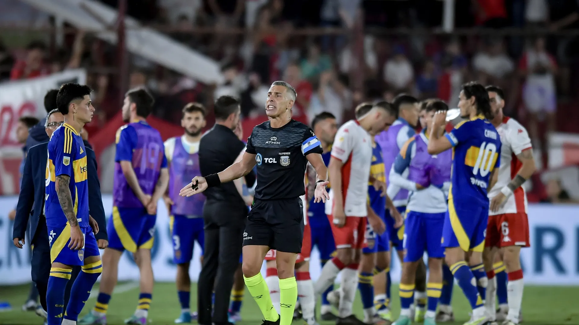 La fuerte frase desde Boca que expresa el enojo con el arbitraje de Mastrángelo ante Huracán