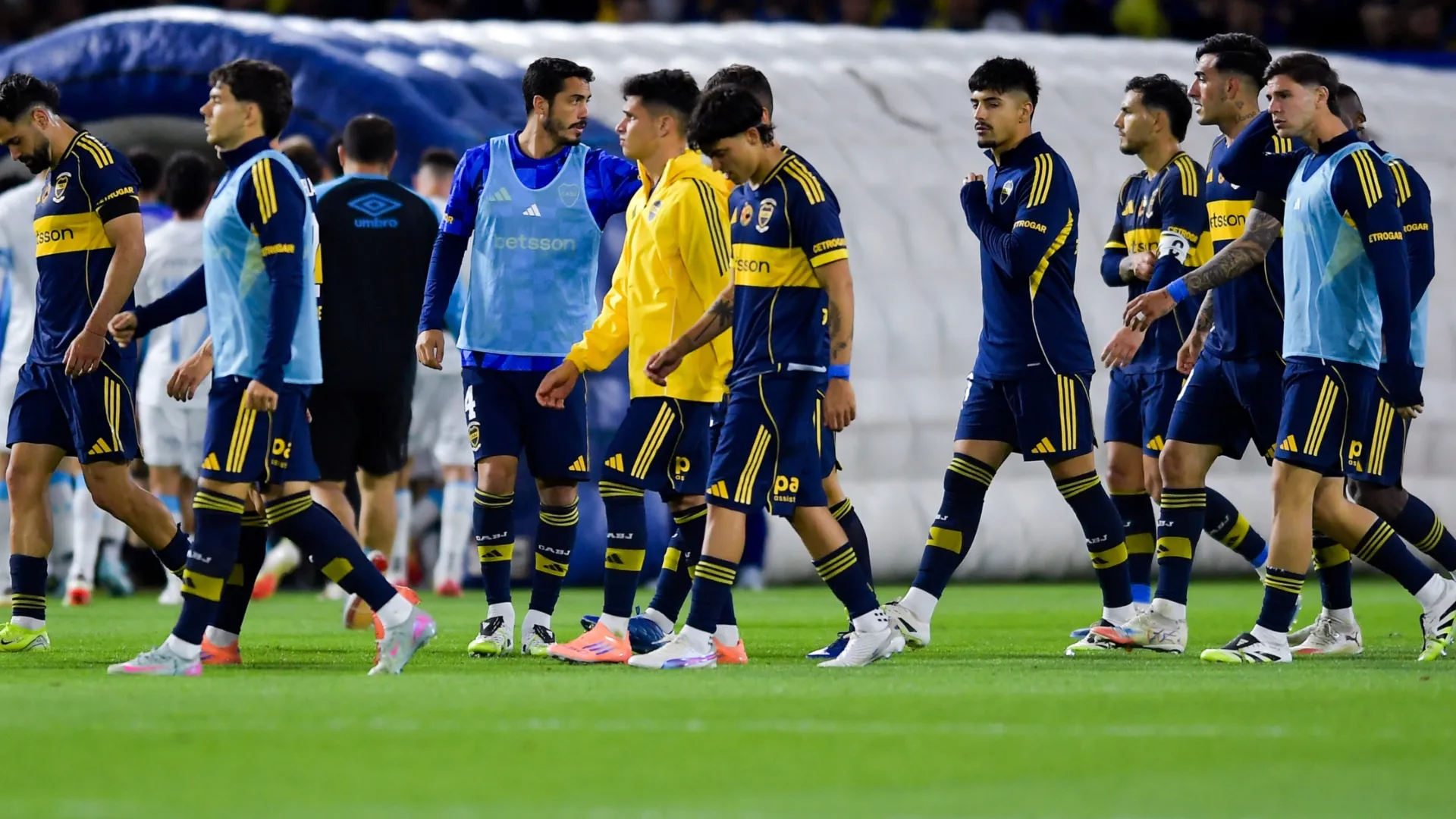 Blondel, otra vez afuera: Úbeda lo usó en las prácticas de Boca pero no concentró para el Superclásico