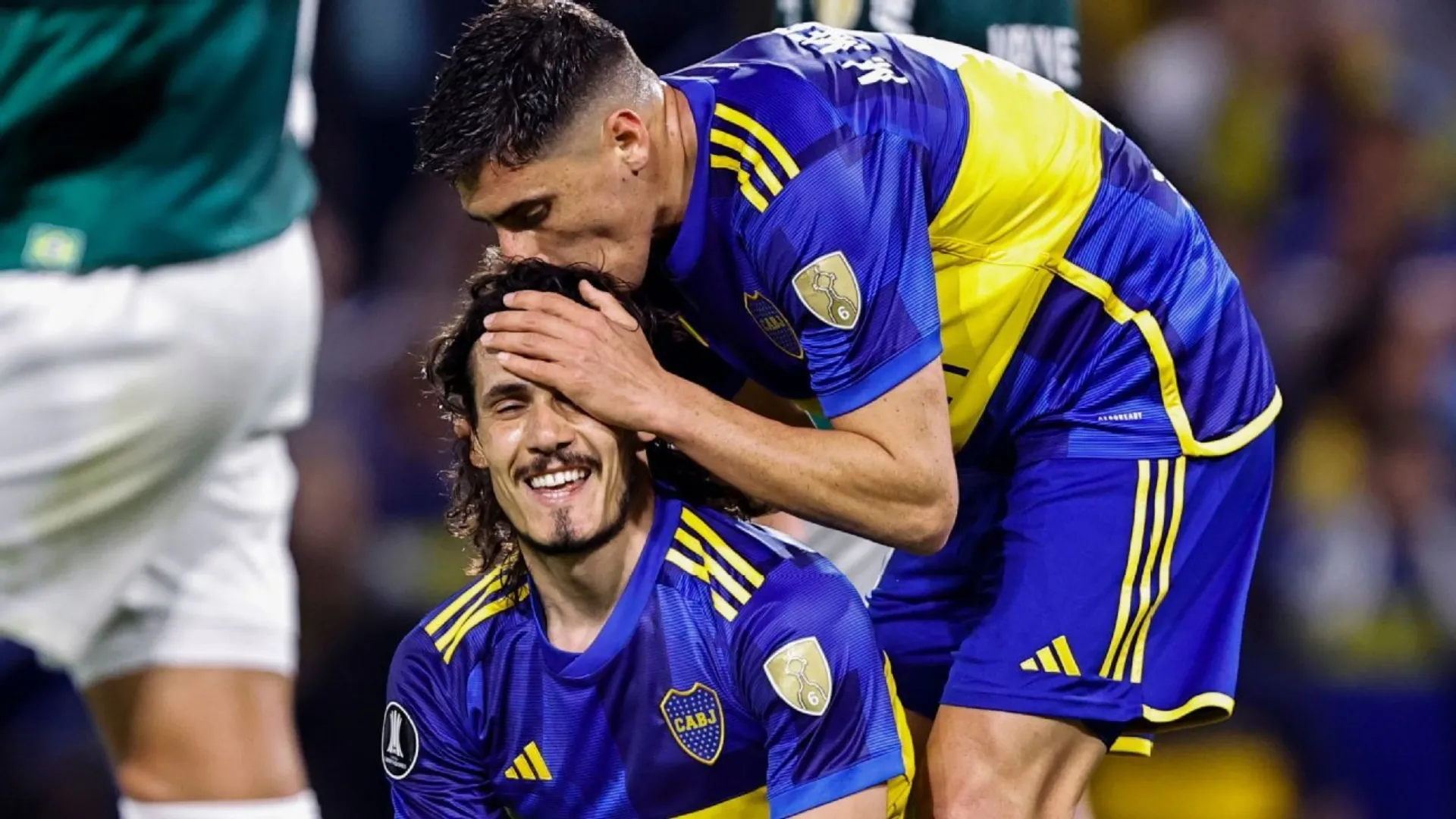 Miguel Merentiel se plantó y defendió a Edinson Cavani de las críticas: "Hará muchos goles acá"