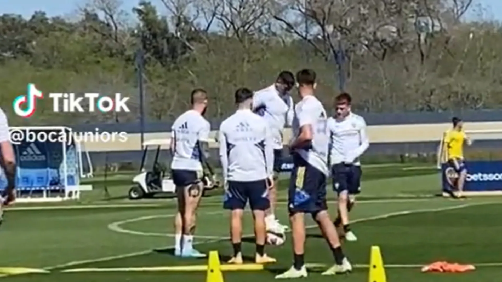 VIDEO | Rojo intentó hacer la "pisadita" del Colo Barco: así le fue