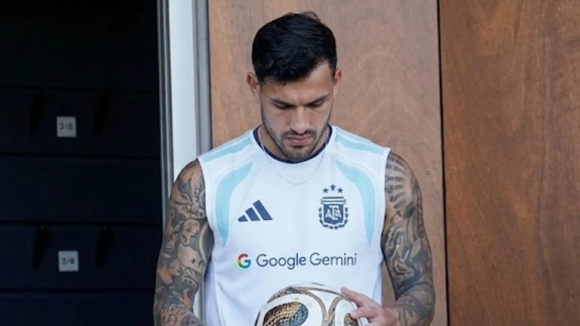 Leandro Paredes ya la probó: así es la nueva pelota que se usará para semifinales y final del Mundial 2026