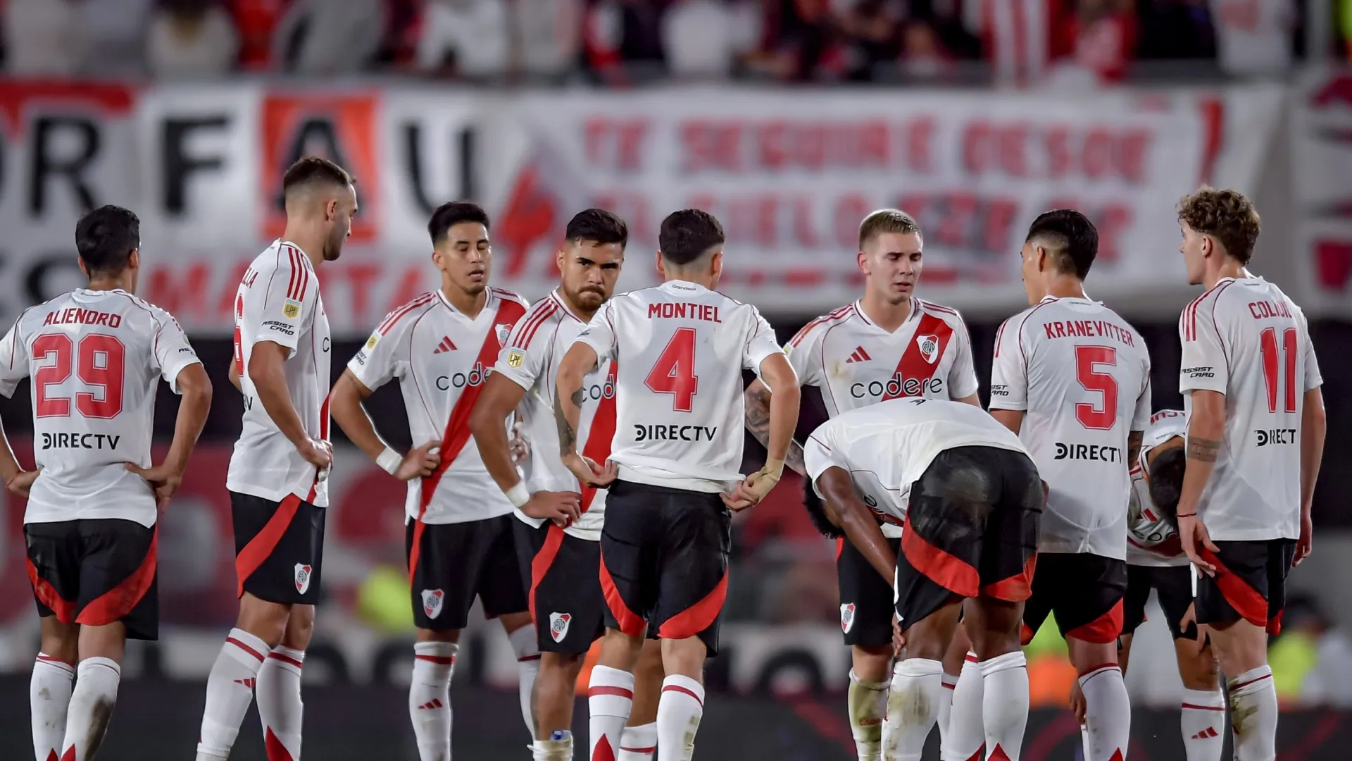 La burla de los hinchas de Boca contra los de River por una pelea en el Monumental: "No había más sushi"