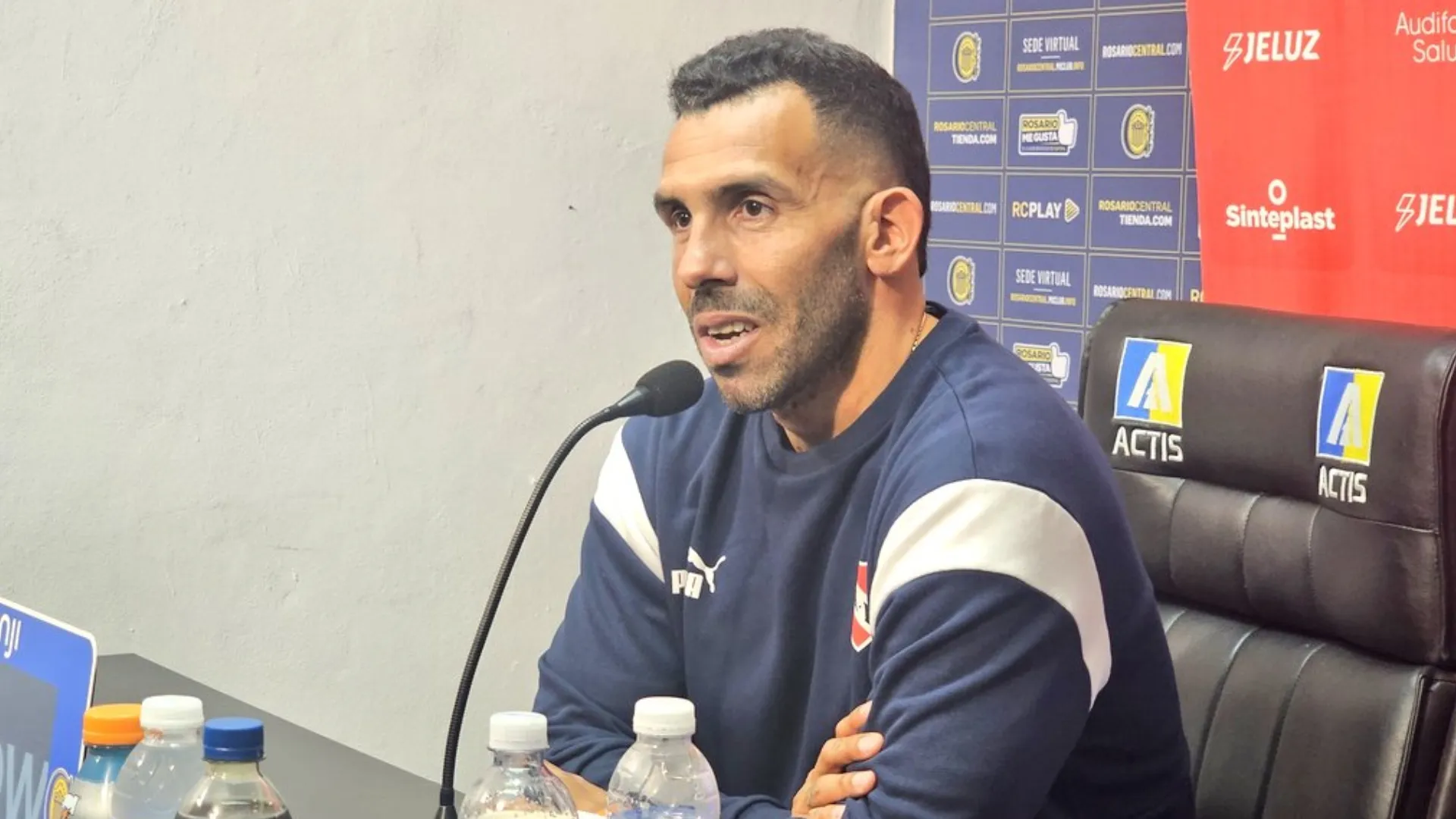 Tevez estalló tras el empate de Independiente: "Me tienen un poquito cansado"