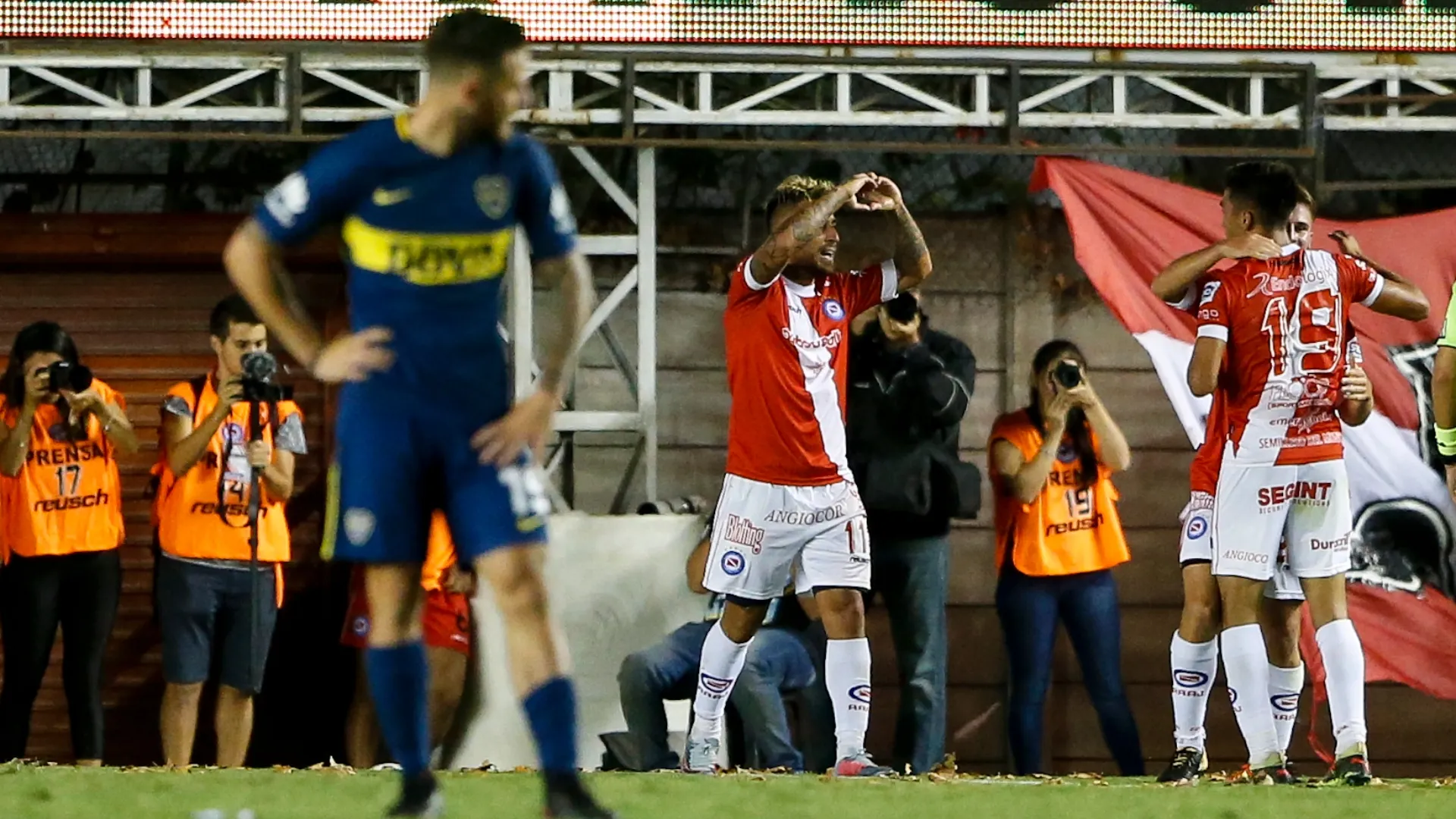 Rechazó a Boca, fracasó en México y ahora su carrera no encuentra rumbo: "Le van a rescindir"
