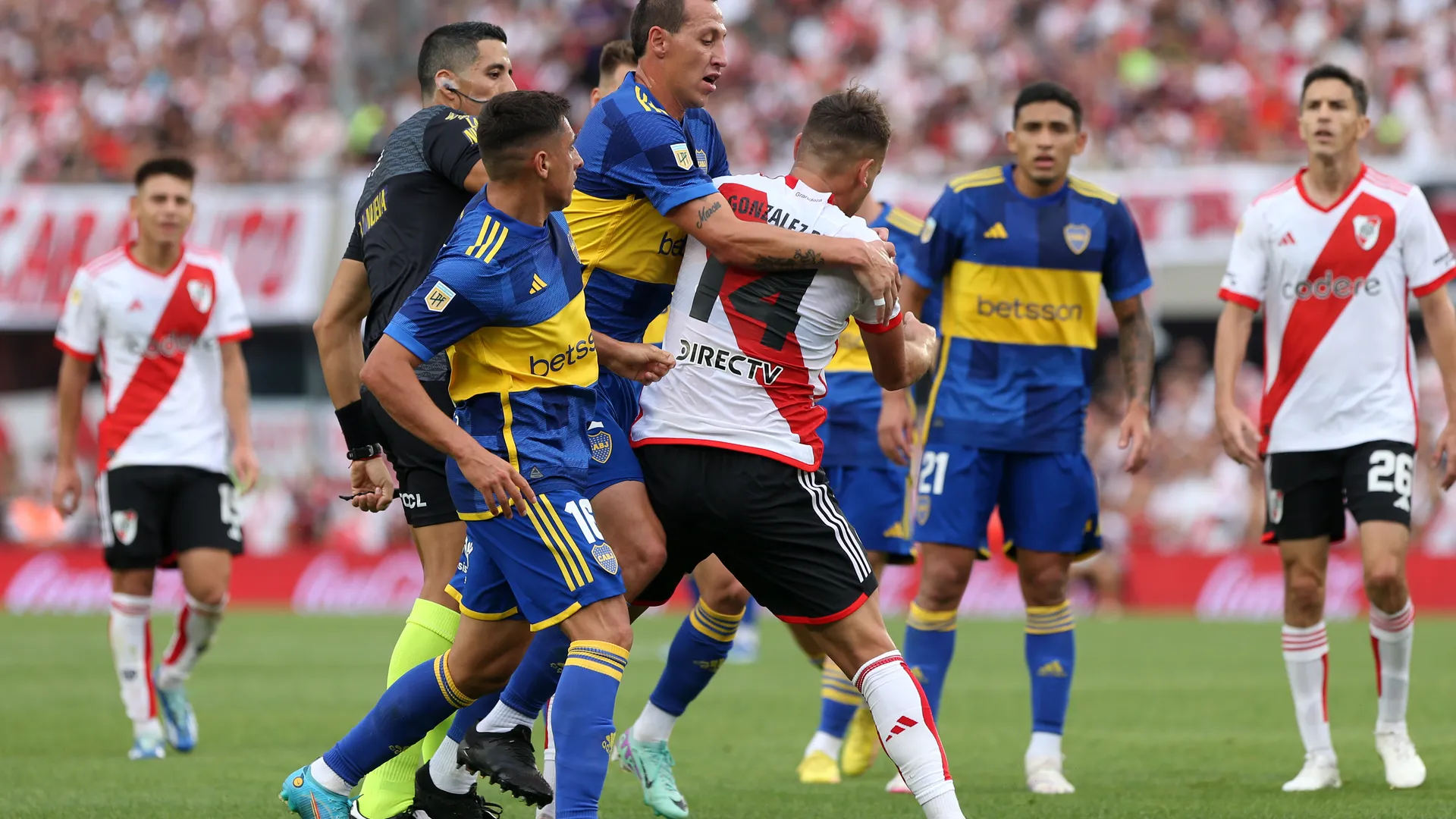 Yael Falcón Pérez será el árbitro del Superclásico
