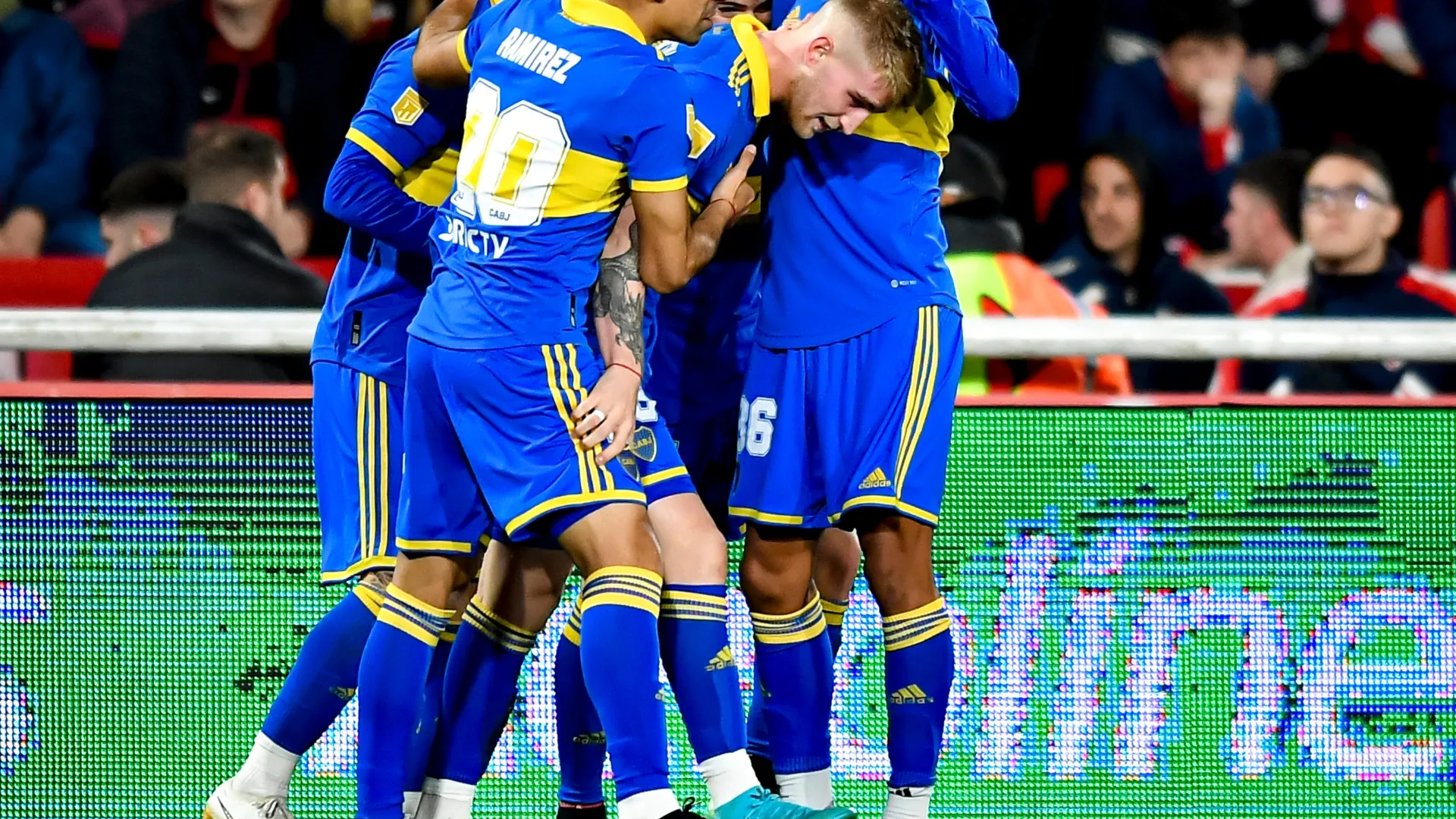 Solo lo hizo dos veces: el cambio en la indumentaria de Boca para el partido ante Nacional