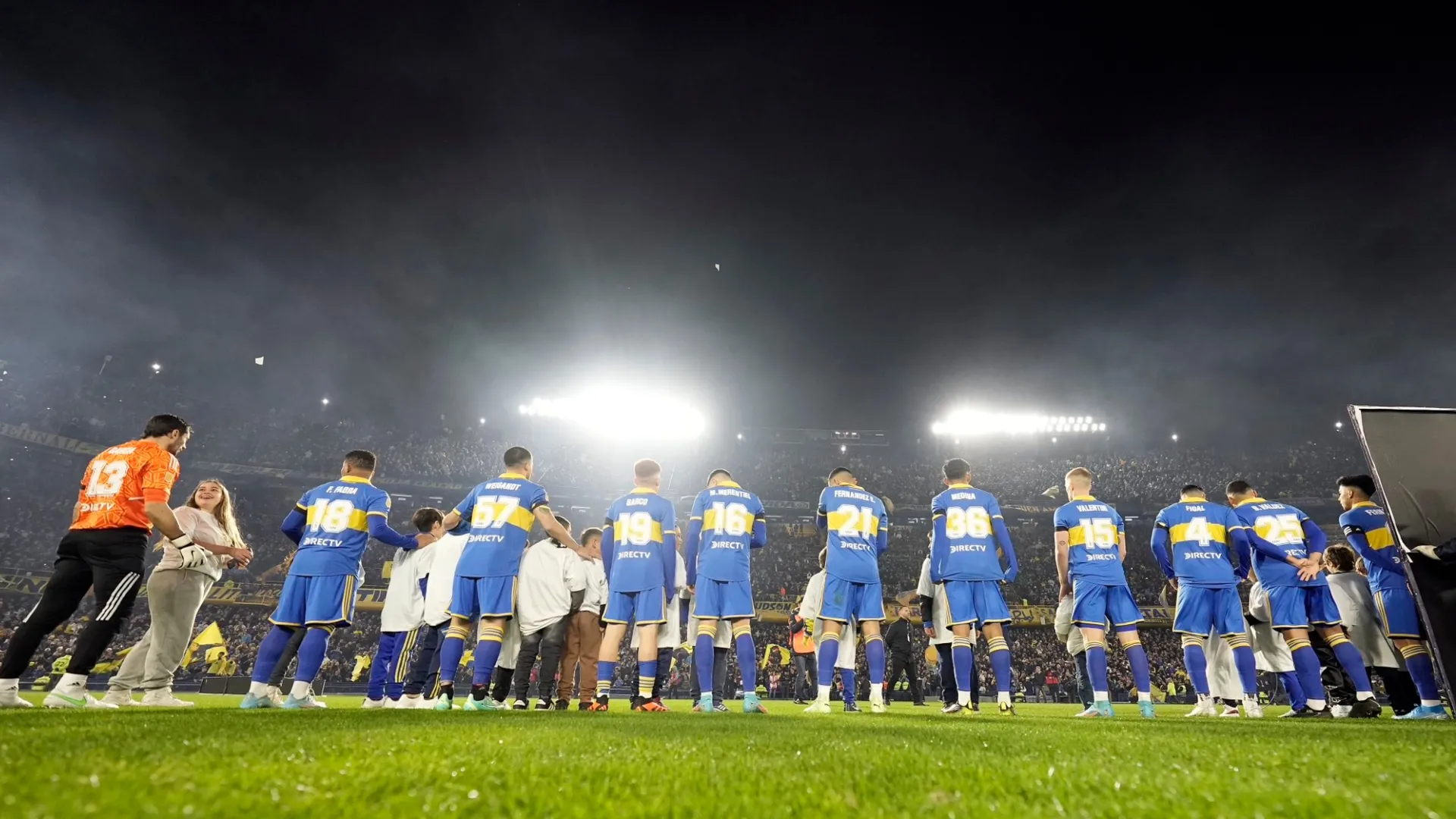 Con algunos debuts: Almirón confirmó el equipo de Boca ante Platense