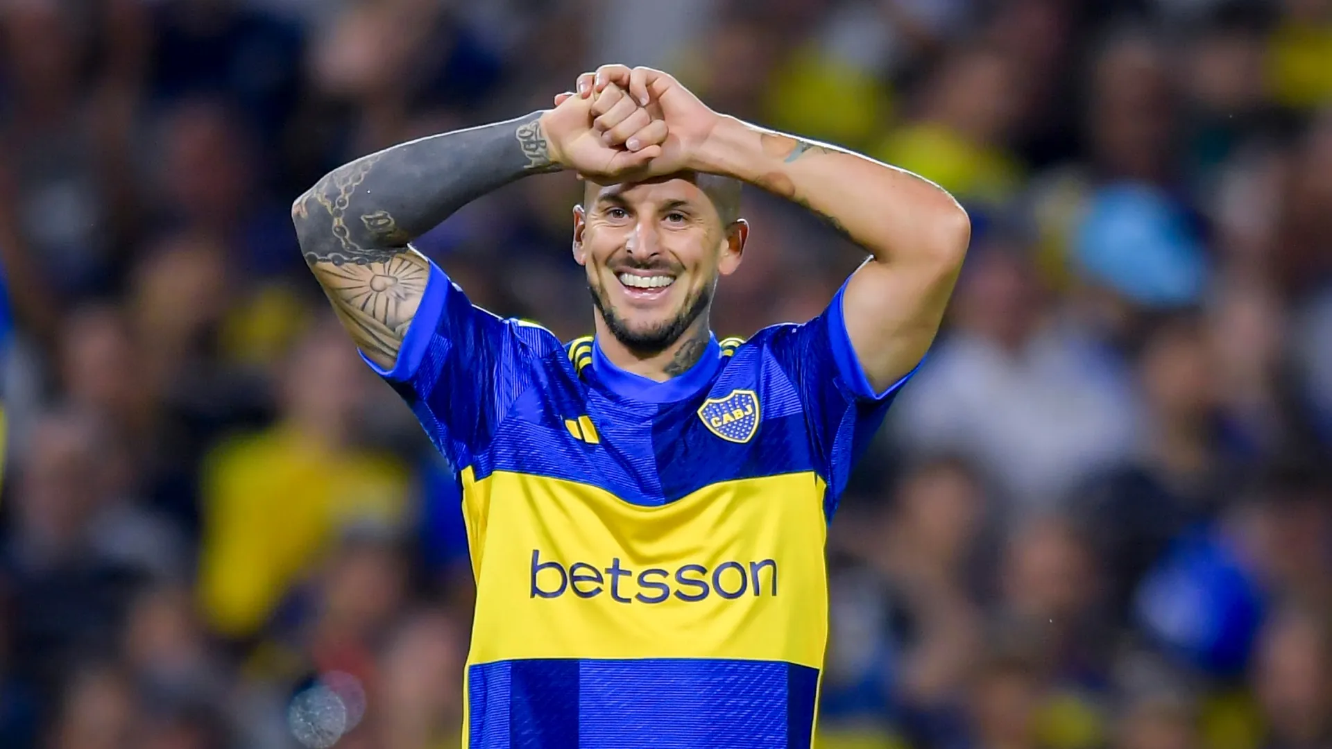Darío Benedetto y una historia explosiva para burlarse de los rumores de su viaje a la final de la Champions League