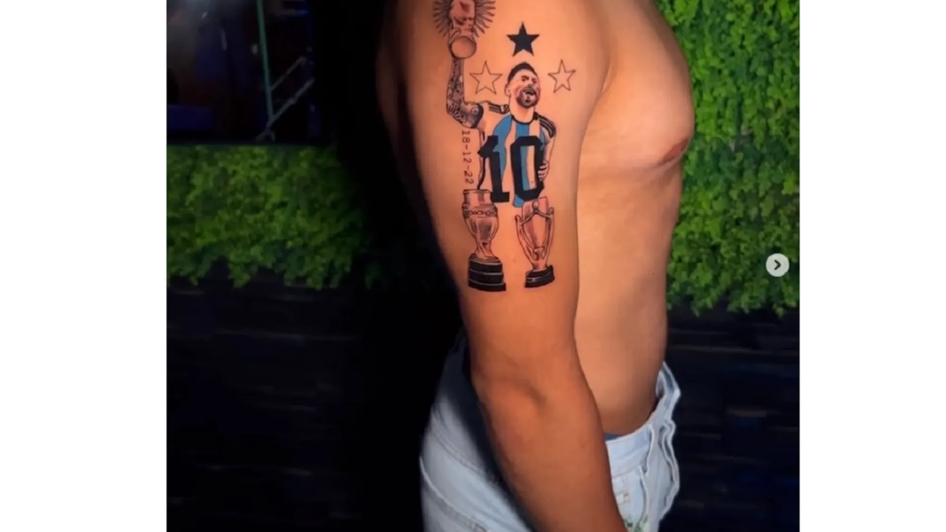 Muy fanático: un jugador de Boca se hizo un tatuaje gigante de Messi