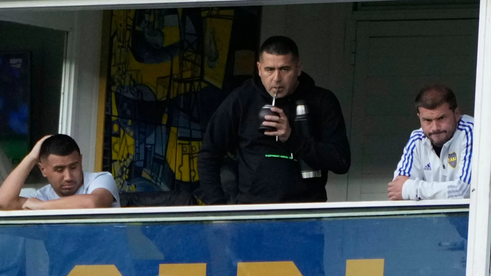 Cosas que solo le hacen a Boca: Riquelme preguntó por Ramón Sosa y le pidieron 20 millones