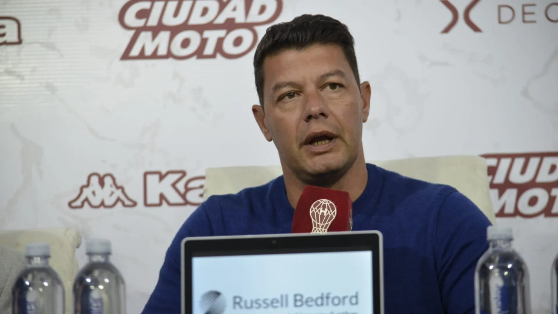 "Para nada": la respuesta de Battaglia sobre Boca en su presentación como DT de Huracán