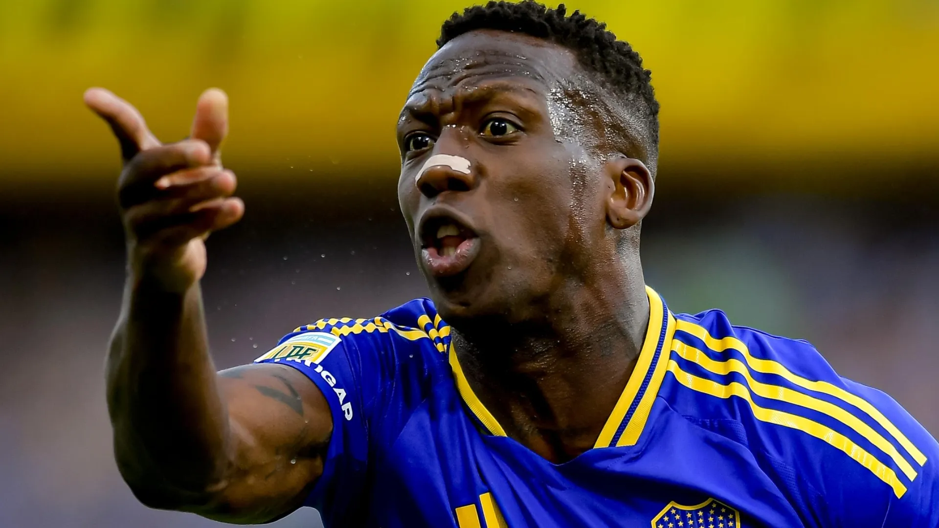 La postura de Boca ante los rumores de una posible salida de Luis Advíncula