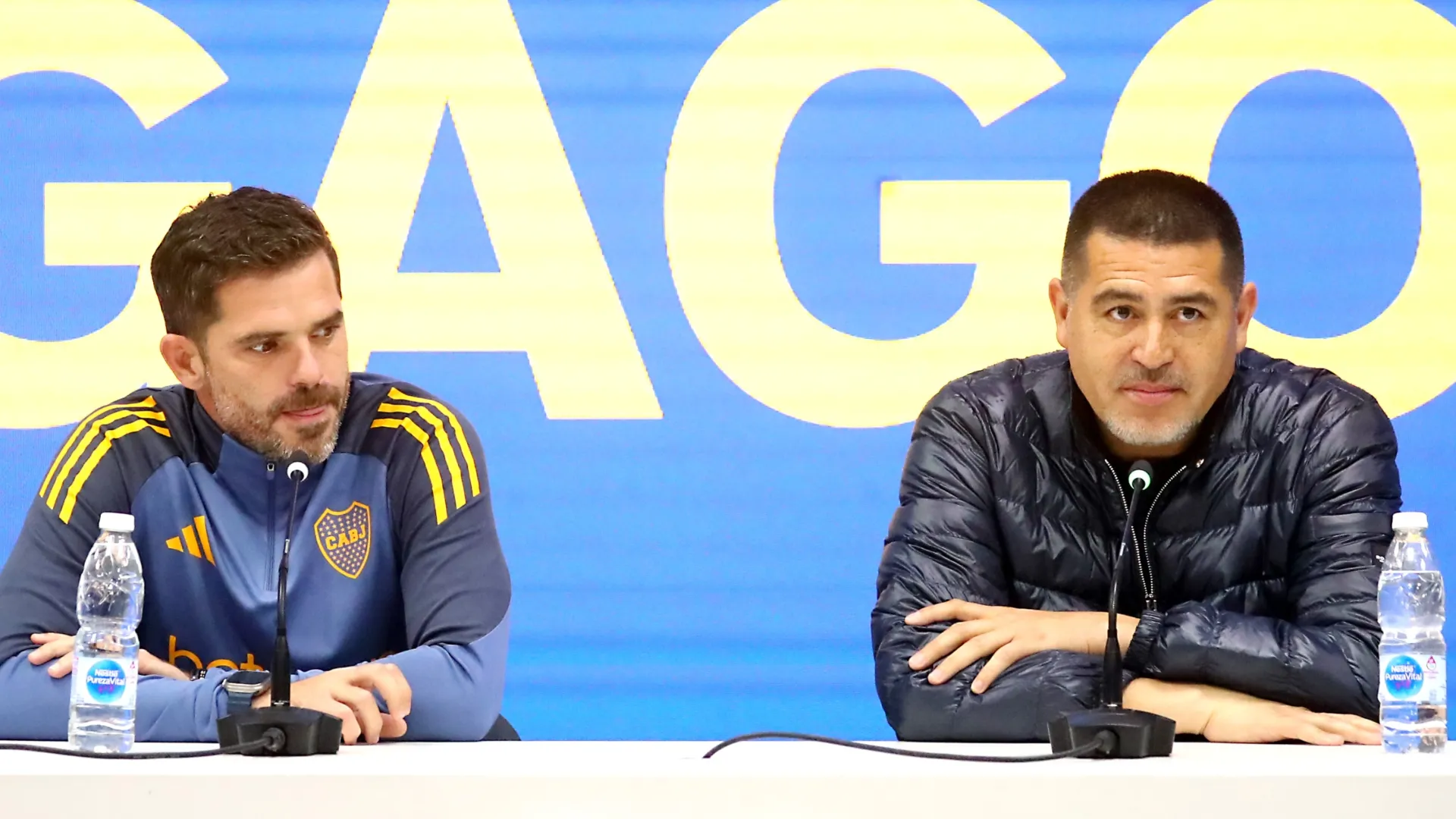 ¿Gago renuncia o sigue en Boca? La postura de Riquelme y qué siente el DT